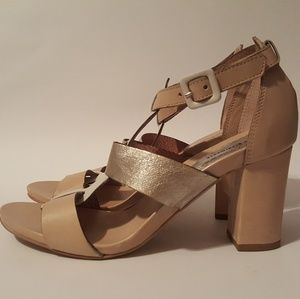 NEW Alto Gradimento leather strappy chunk sandal